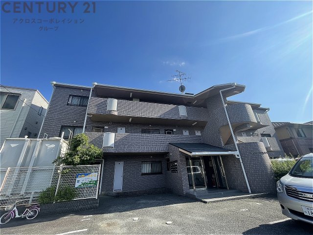 建物外観　敷地内に駐車場あります！