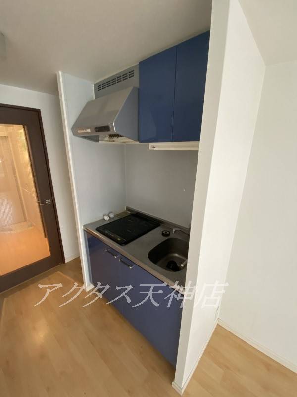 キッチン　上部棚は、充実しています。