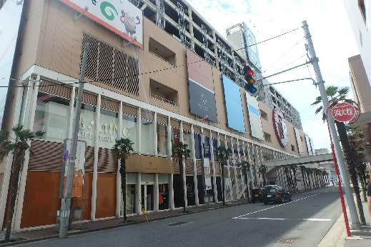 ショッピングセンター　BILLBOARD PLACE(ビルボードプレイス)（ショッピングセンター）まで612m