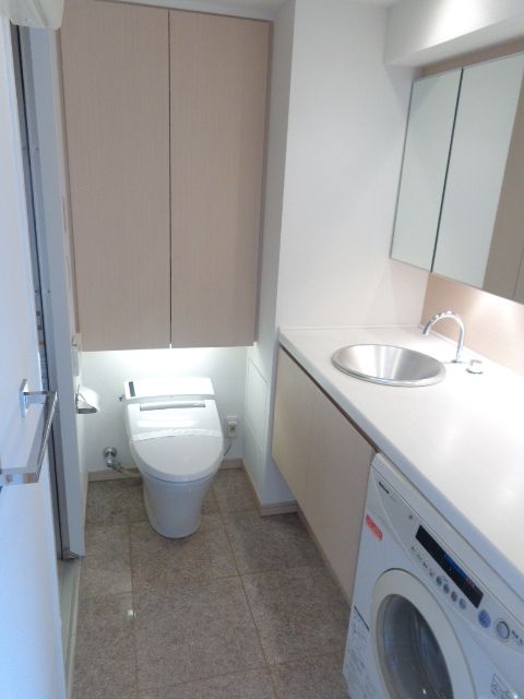 トイレ　温水洗浄便座