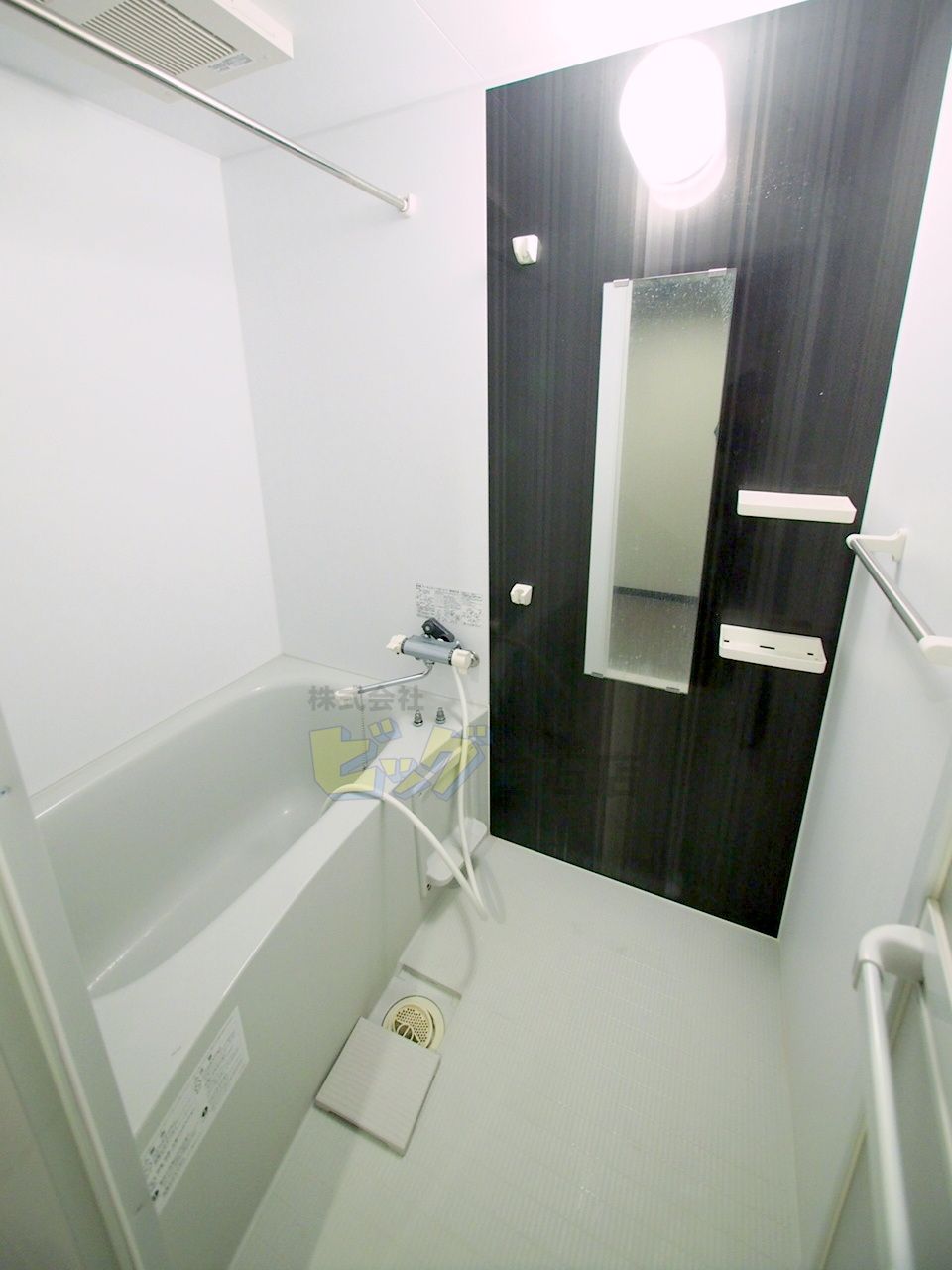 バス・シャワールーム　浴室乾燥機付きのお風呂です♪