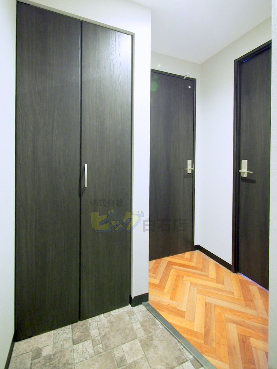 玄関　広々とした玄関です♪