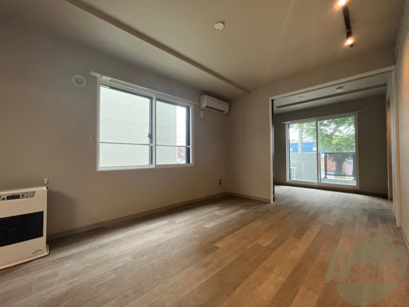 居室・リビング　広くてキレイなお部屋が広がっていて、充実した生活が送れそう。
