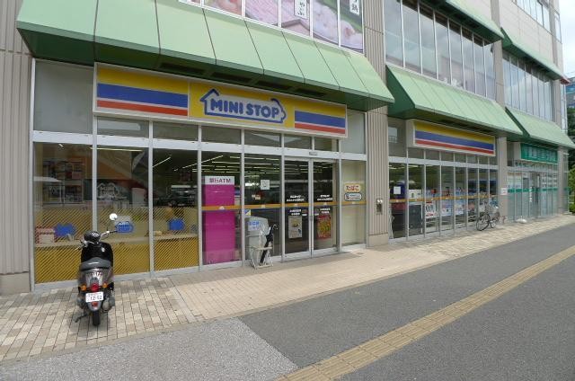 コンビニ　ミニストップ（コンビニ）まで135m
