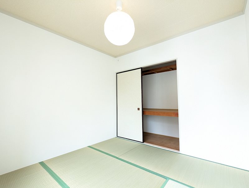収納　落ち着きのある和室