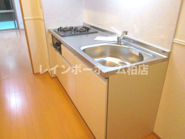キッチン　コンパクトなキッチンで掃除もラクラク