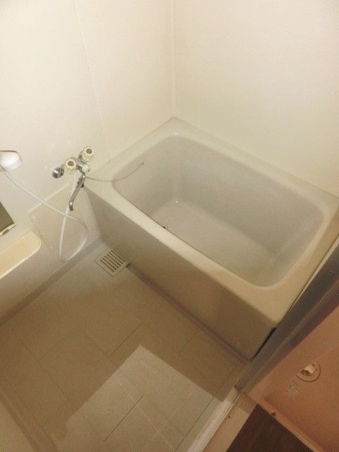 バス・シャワールーム　清潔感のあるトイレです