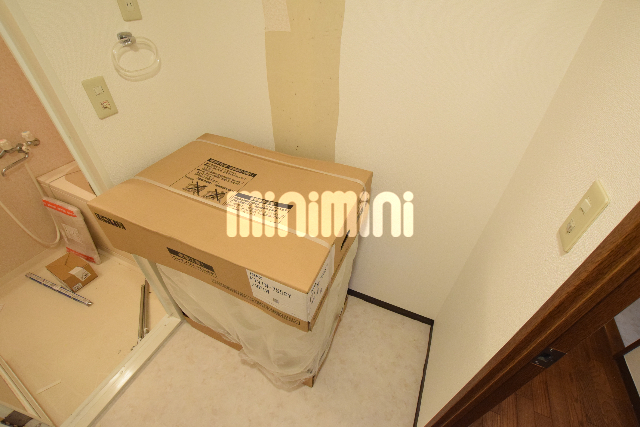 洗面設備　リフォーム中なので他号室の参考写真となります