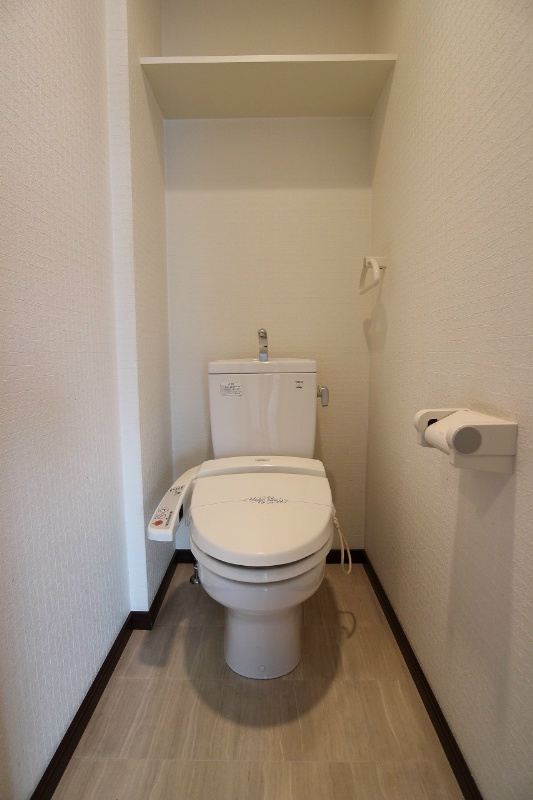 トイレ　実際のお写真は準備中の為、別室の写真をご参考下さい。