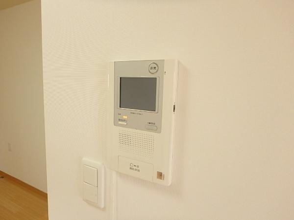 セキュリティ　防犯対策にもなるモニター付インターホン