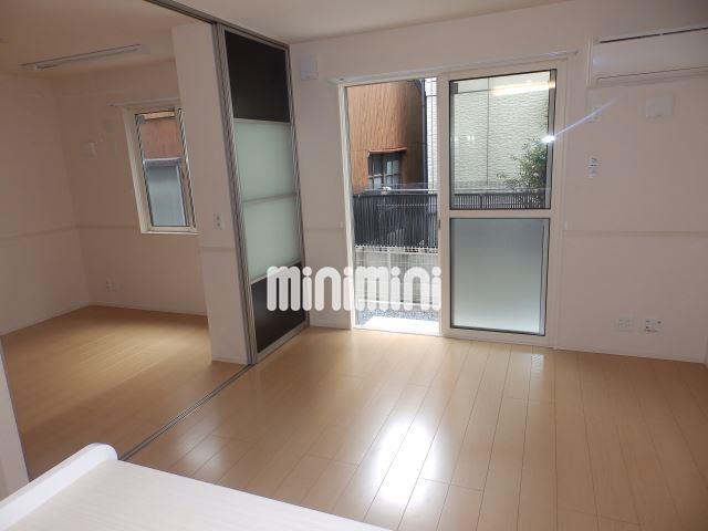 居室・リビング　キッチンから見たお部屋はこんな感じです。