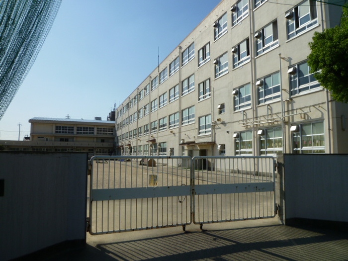 小学校　比良小学校（小学校）まで189m