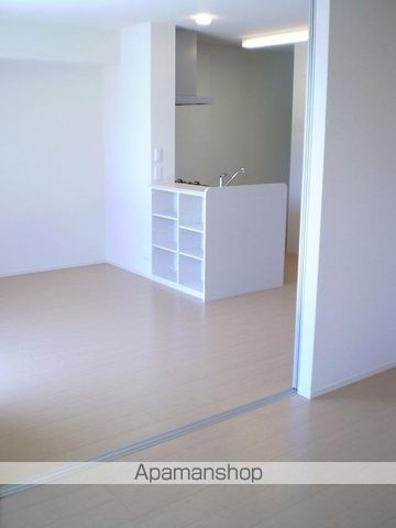 ラピス湘南の居間写真
