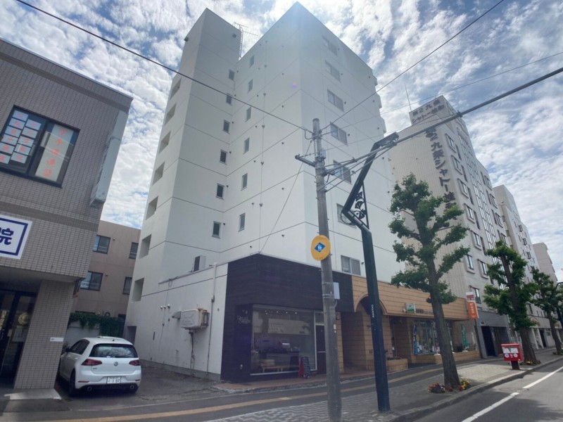 郵便局　札幌南九条郵便局（郵便局）まで378m