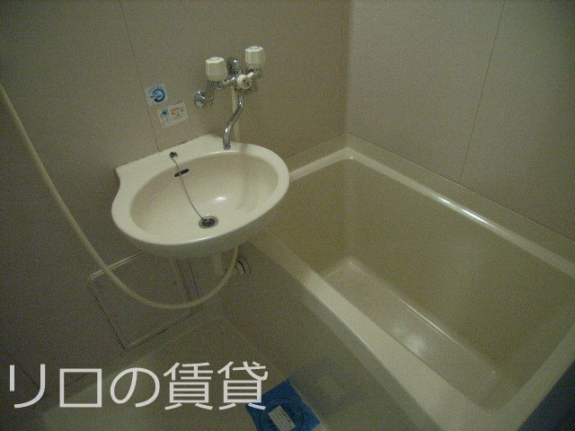 バス・シャワールーム　同型