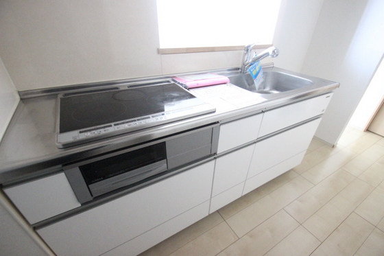 キッチン　※別部屋の写真です