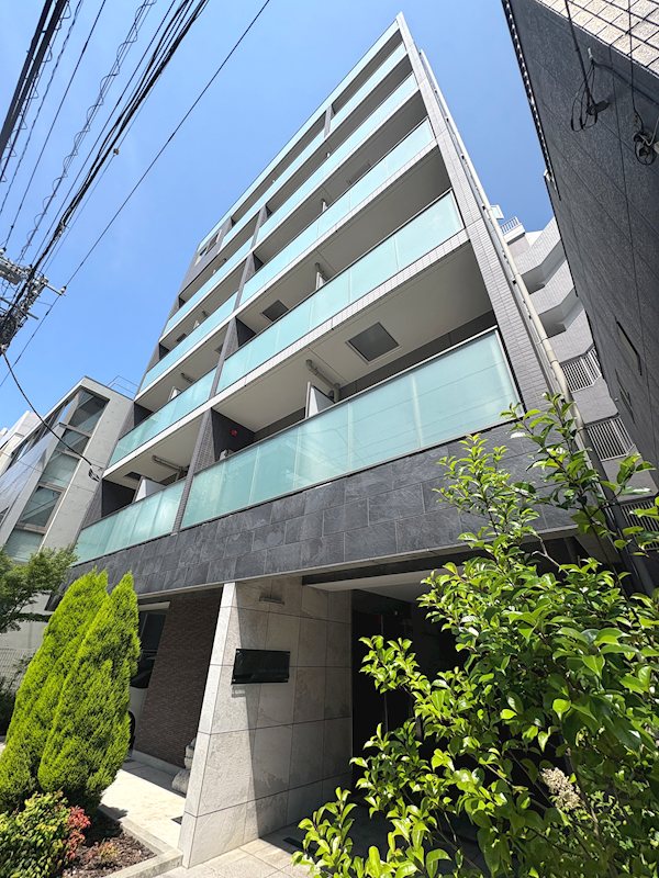 建物外観　タイル貼りの分譲賃貸