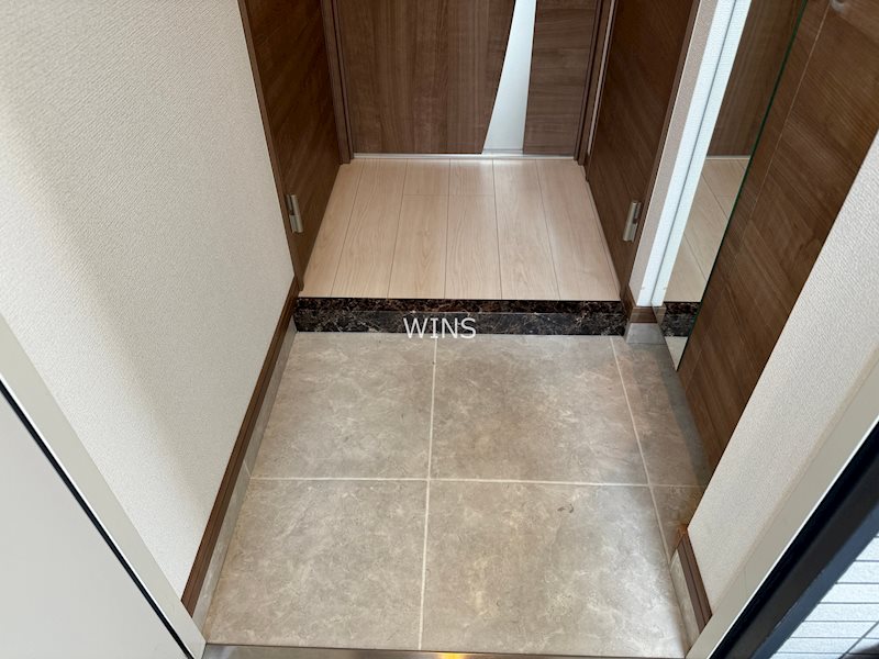 玄関　別部屋参考写真です
