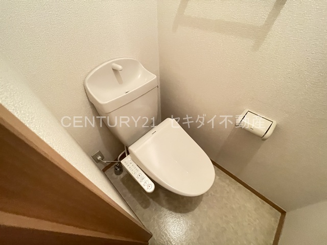 トイレ　温水洗浄暖房便座