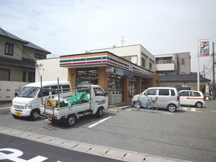 コンビニ　セブンイレブン（コンビニ）まで450m