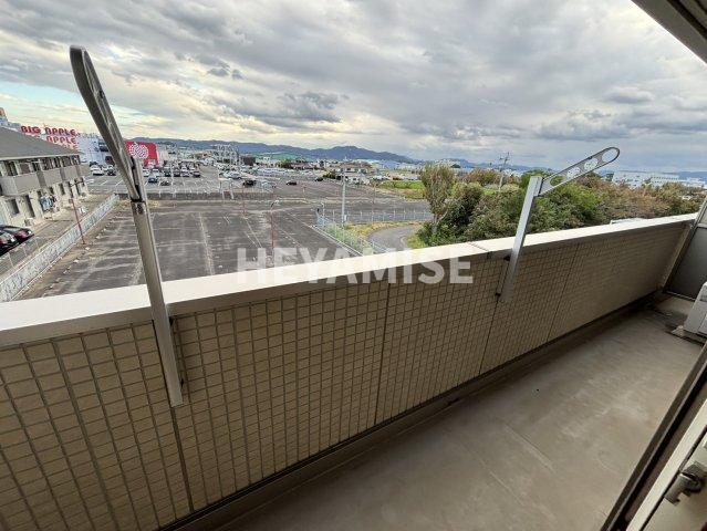 バルコニー　※室内画像は別号室のもの