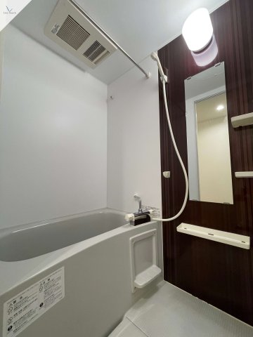 バス・シャワールーム　※写真は同じマンションの違う部屋のものになります。