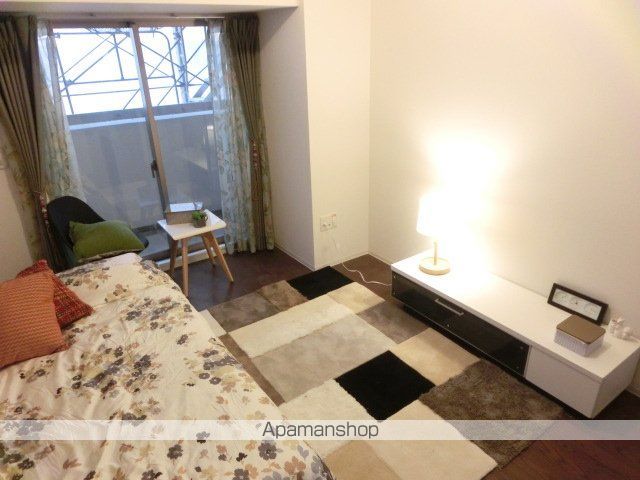 地下鉄御堂筋線 淀屋橋駅 徒歩14分 15階建 築12年の居間写真