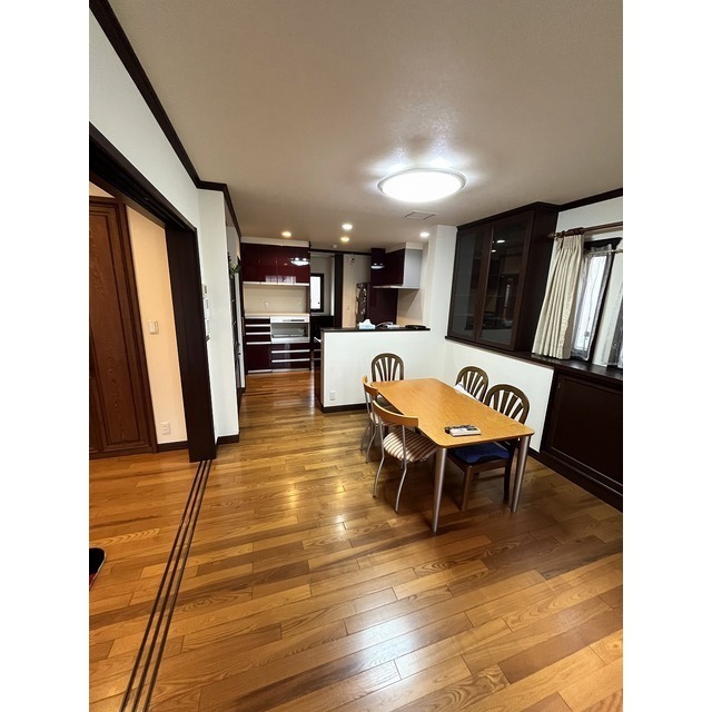 岩田町3丁目戸建の居間写真