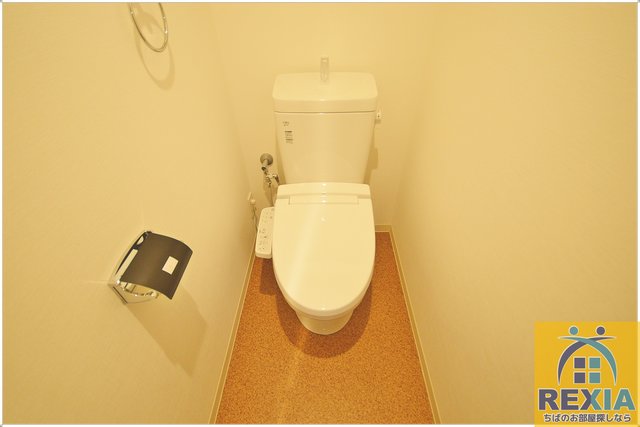 ＪＲ総武線 千葉駅 徒歩5分 9階建 築9年のトイレ写真