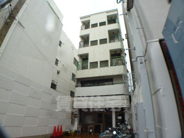地下鉄烏丸線 鞍馬口駅 徒歩10分 5階建 築42年の外観写真
