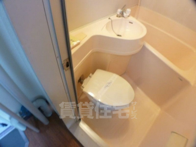 地下鉄烏丸線 鞍馬口駅 徒歩10分 5階建 築42年のトイレ写真