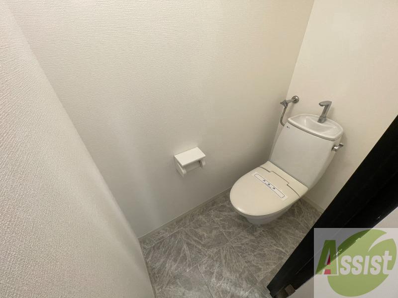 トイレ　こちらはトイレです。清潔感があり、安心して使用できます。