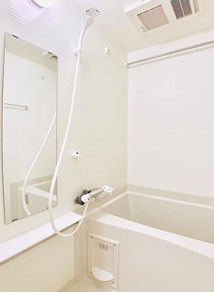 バス・シャワールーム　※反転タイプのお部屋の写真を使用しています。