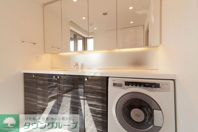 洗面設備　※写真は同タイプ住戸です。