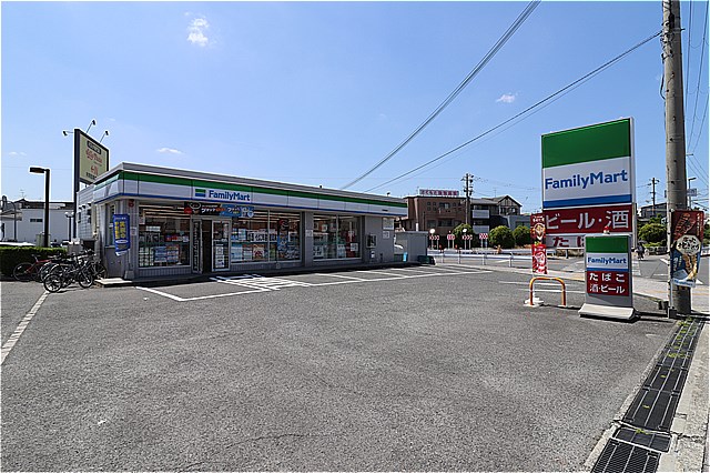 コンビニ　ファミリーマート大東諸福店（コンビニ）まで426m