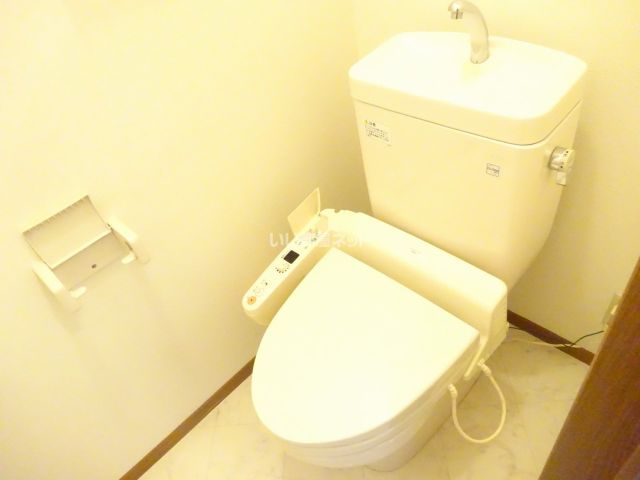 【クレールカルチェ４のトイレ】