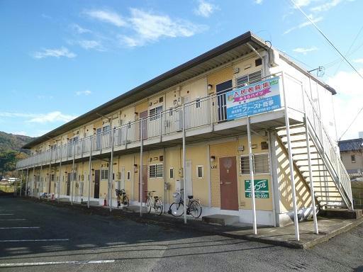 宍粟市山崎町庄能のアパートの建物外観