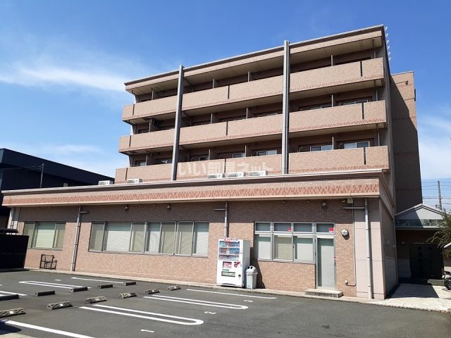 【福山市川口町のマンションの建物外観】