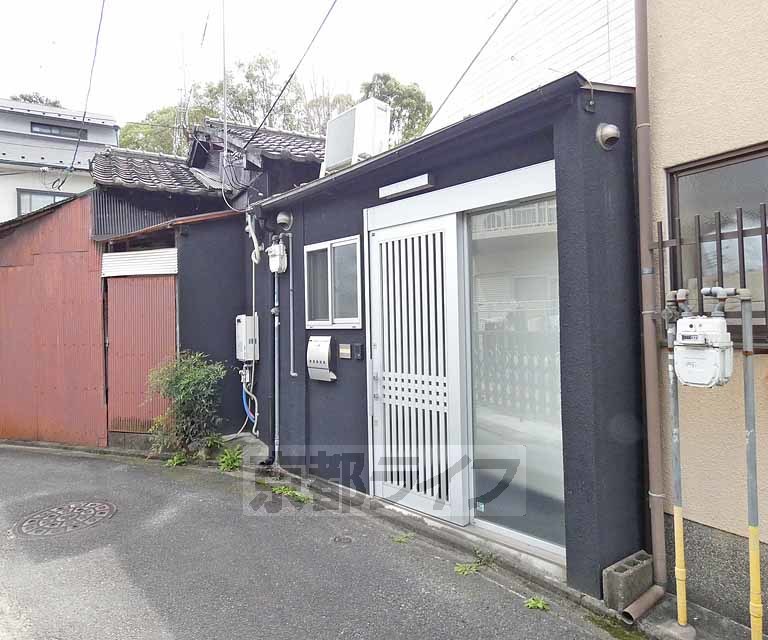 田中里ノ内町９９－５貸家の建物外観