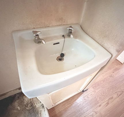 洗面設備　身支度に便利な独立洗面台