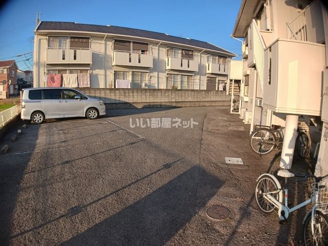 【岩出市水栖のアパートの駐車場】