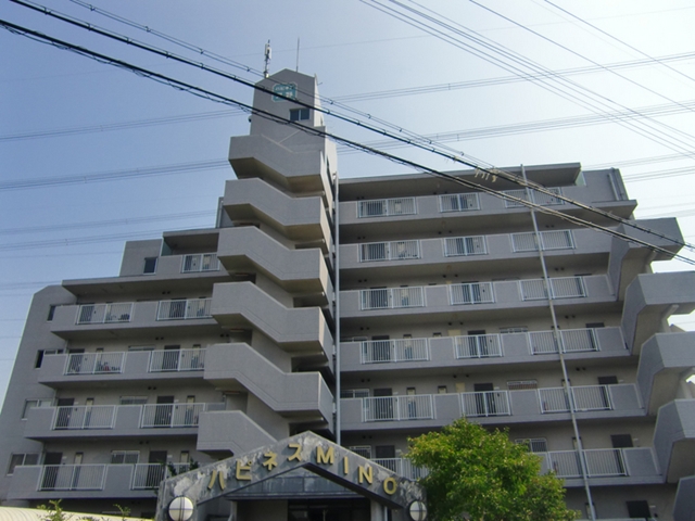 姫路市四郷町見野のマンションの建物外観