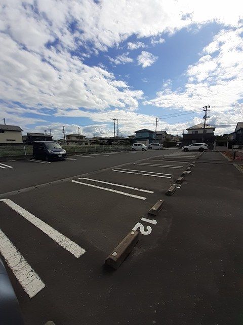 【大崎市古川のアパートの駐車場】