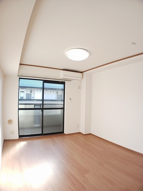 居室・リビング　パワーシティ屋島さんまで2430m