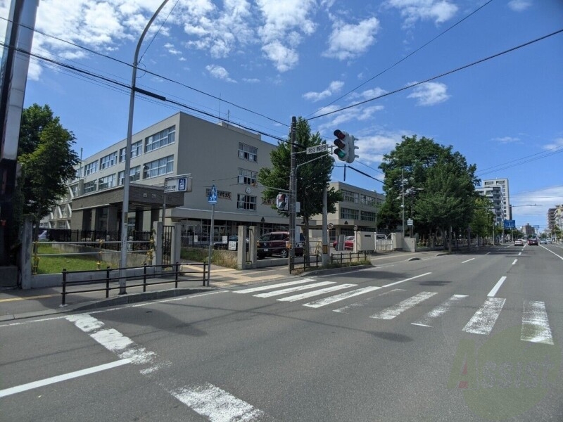 【札幌市中央区北四条西のマンションの中学校】