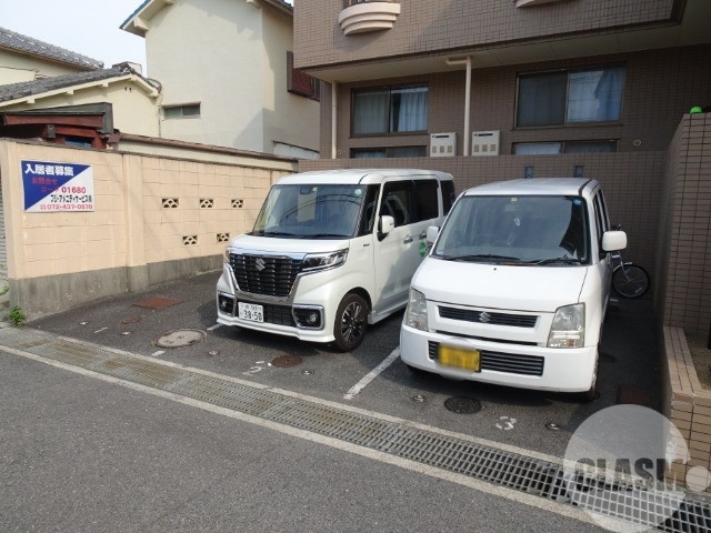 【堺市東区南野田のマンションの駐車場】