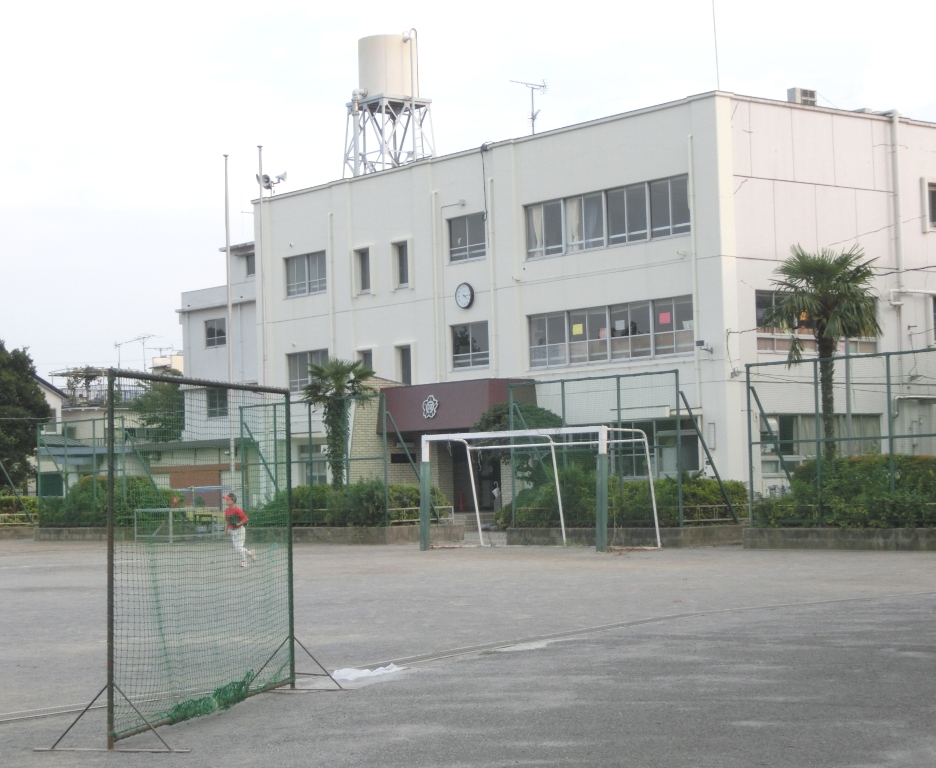 【川崎市川崎区京町のマンションの小学校】