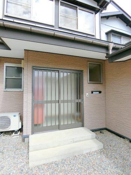 駐車場　駐車場１台無料で使用できます