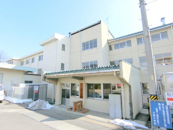 小学校　長野市立三輪小学校（小学校）まで280m