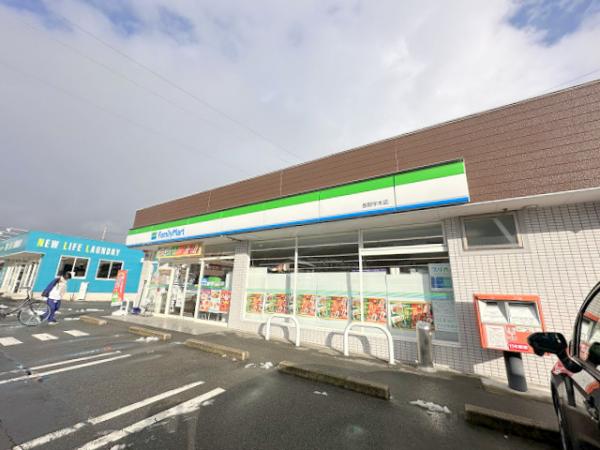 コンビニ　ファミリーマート長野宇木店（コンビニ）まで600m